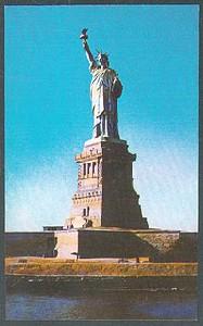 Статуя Свободы символизирует не только американскую демократию, но и открывает путь познания языка и культуры страны