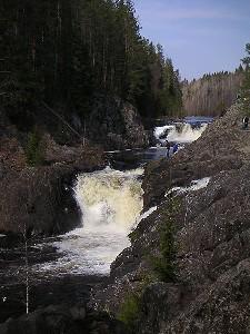 Водопад Кивач в Карелии — жемчужина России.