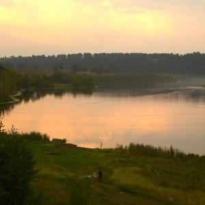 Вечерная заря над озером