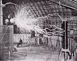 Эксперимент Н.Тесла в лаборатории в Колорадо Спрингс