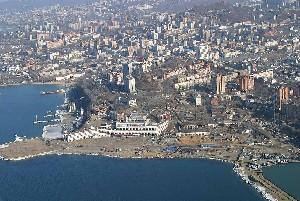 Владивосток — город, на улицах которого история отражена в именах людей, и морской порт.