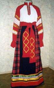 Сочетание белого, красного, чёрного — отличительная черта как вышивки, так и русской народной одежды не только на Белгородчине, но и в целом.