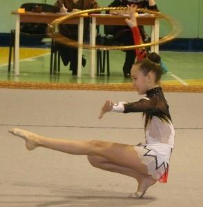 Юная гимнастка — Меринова Софья, 10 лет.