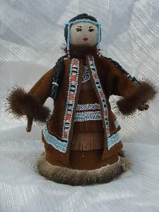 Кукла-сувенир в эвенском костюме
