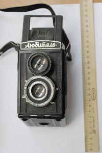Экспонат школьного краеведческого музея- фотоаппарат "Любитель" 1949 года