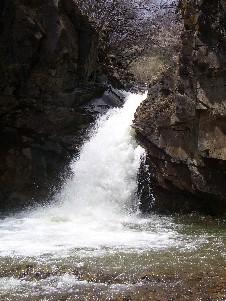 Водопад у истоков реки Подкумок (г.Кисловодск)