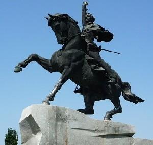 Памятник А.В. Суворову на центральной площади г. Тирасполь 